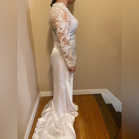 New wedding dress - Picture 6 of 6